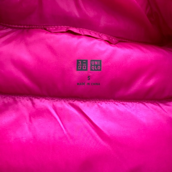 Uniqlo Lightweight puffer vest, Size Small - Picture 5 of 5